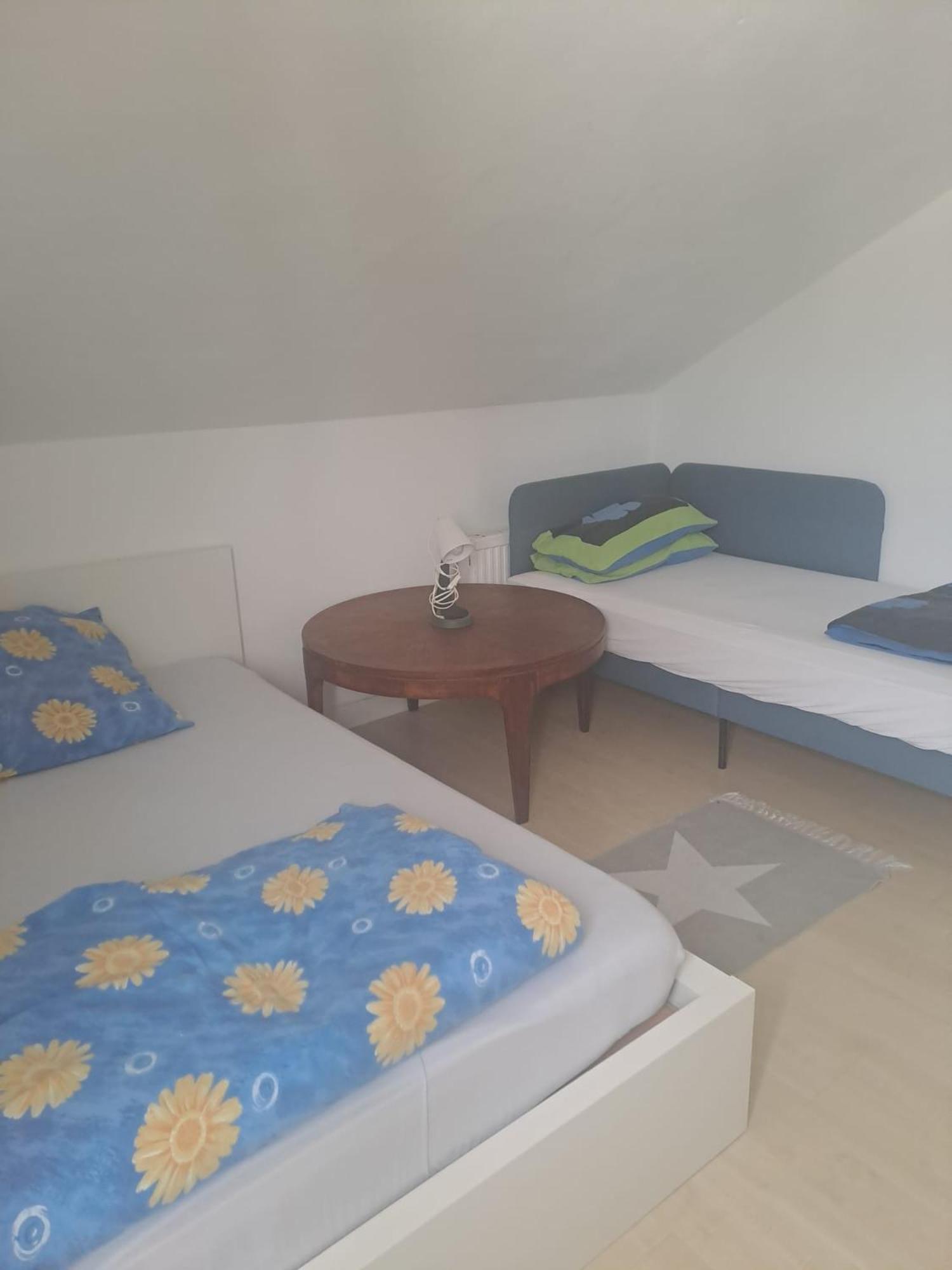 Apartment Ferien- & Monteurwohnungen *