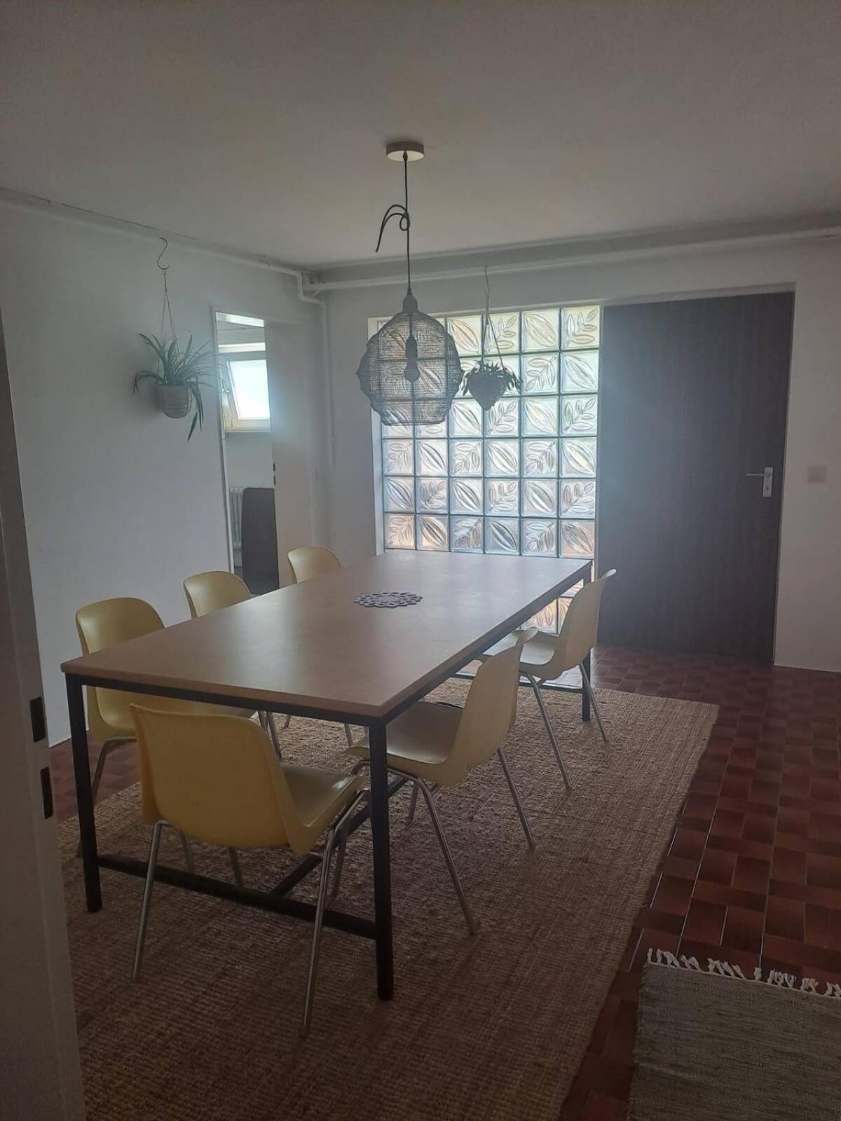 Apartment Ferien- & Monteurwohnungen *
